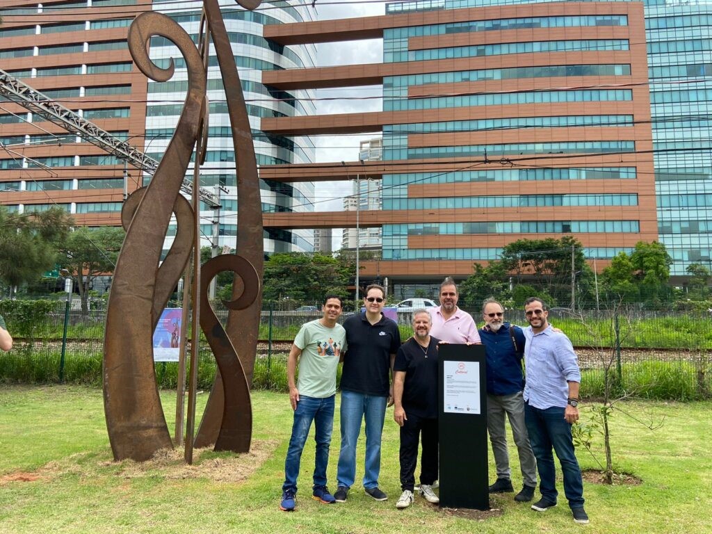 Gerdau presenteia São Paulo com obra de arte de aço no Parque Linear Bruno Covas